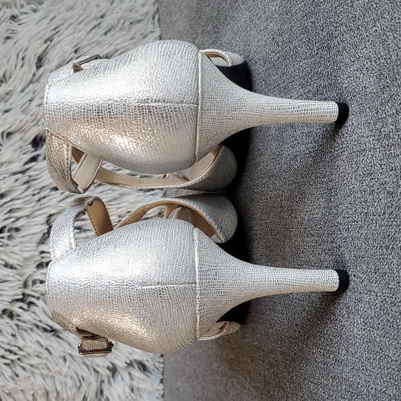 🆕️ Life Stride Soft System Metallic Silver Maria Pumps SIZE: 10M - Picture 8 of 10